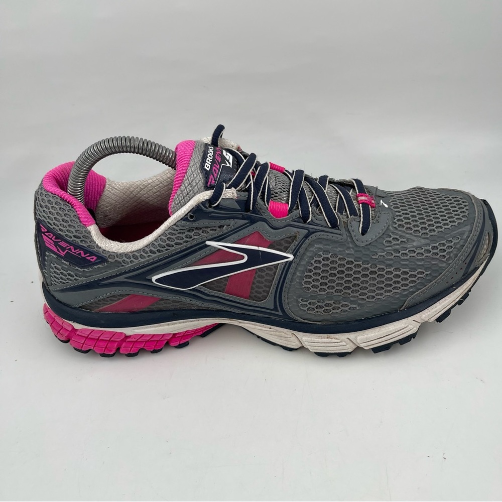 Brooks Women’s Ravenna 5 - SZ 10.5 - Grey Pink Lace-Up Mesh Running Shoes